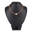 Potátó, színezett, világosbarna színű tenyésztett gyöngy nyaklánc, kerek gyöngyházzal