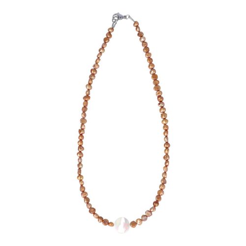 Potátó, színezett, világosbarna színű tenyésztett gyöngy nyaklánc, kerek gyöngyházzal