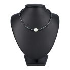 Potátó, színezett, zöldesszürke színű tenyésztett gyöngy nyaklánc, kerek gyöngyházzal 