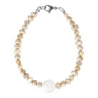 Potátó, színezett, sárgás drapp tenyésztett gyöngy karkötő gyöngyházzal